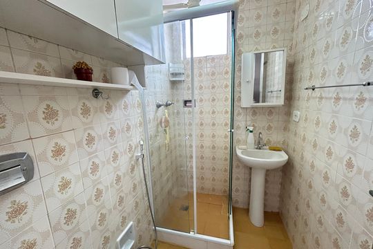 Banheiro de apartamento para alugar com 1 quarto, 50m² em Encantado, Rio de Janeiro