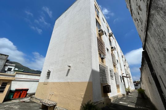 Fachada do bloco de apartamento para alugar com 1 quarto, 50m² em Encantado, Rio de Janeiro