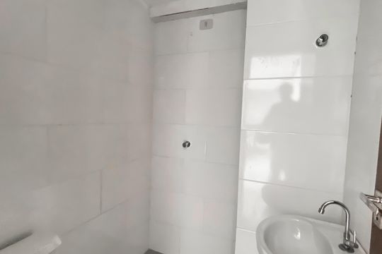 Banheiro  de apartamento à venda com 2 quartos, 38m² em Vila Santa Teresa, São Paulo