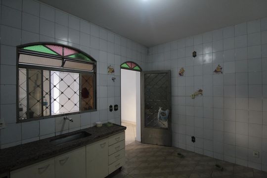 Cozinha de casa para alugar com 4 quartos, 350m² em Minas Caixa, Belo Horizonte