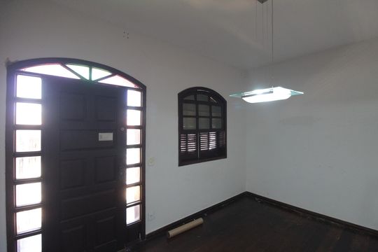 Casa para alugar com 4 quartos, 350m² em Minas Caixa, Belo Horizonte