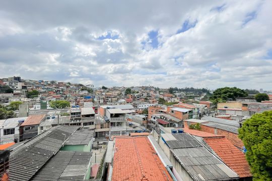 Vista de casa para alugar com 2 quartos, 150m² em Baronesa, Osasco