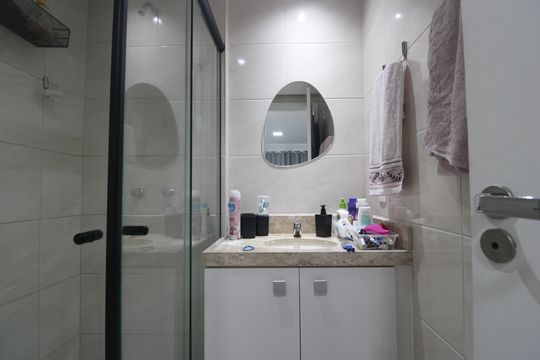 Banheiro da suíte 1 de apartamento à venda com 3 quartos, 77m² em Anil, Rio de Janeiro