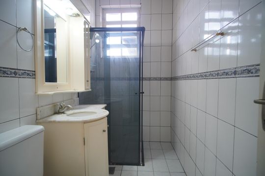 Banheiro de apartamento para alugar com 3 quartos, 63m² em Guarani, Novo Hamburgo