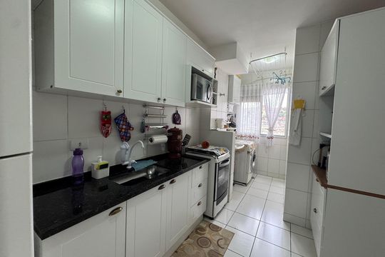 Cozinha de apartamento à venda com 2 quartos, 56m² em São Pedro, Osasco
