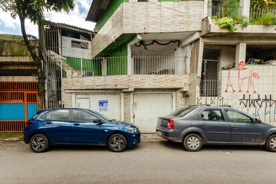 Fachada de casa para alugar com 2 quartos, 50m² em Vila Zat, São Paulo