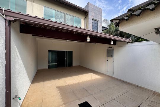 Área externa de casa de condomínio à venda com 4 quartos, 160m² em Recreio dos Bandeirantes, Rio de Janeiro