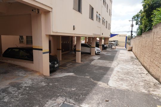 Garagem de apartamento para alugar com 3 quartos, 60m² em Centro, Americana
