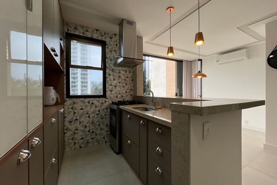 Cozinha de apartamento à venda com 2 quartos, 70m² em Barra da Tijuca, Rio de Janeiro