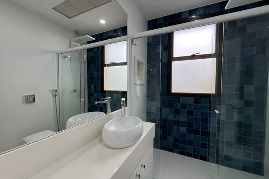 Banheiro da Suíte 1 de apartamento à venda com 2 quartos, 70m² em Barra da Tijuca, Rio de Janeiro