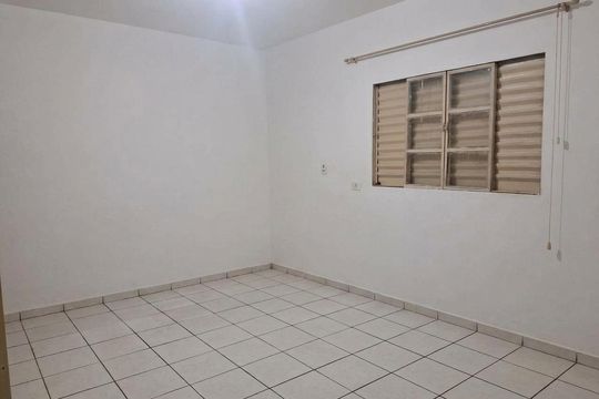 Sala de casa para alugar com 2 quartos, 120m² em Jardim Ipanema (Zona Leste), São Paulo