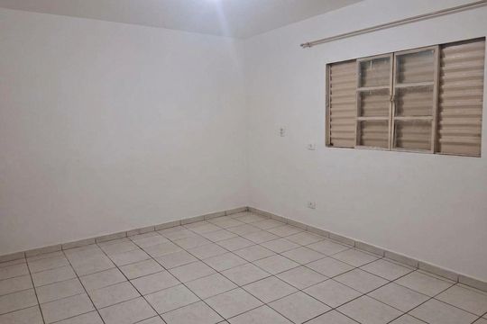 Sala de casa para alugar com 2 quartos, 120m² em Jardim Ipanema (Zona Leste), São Paulo