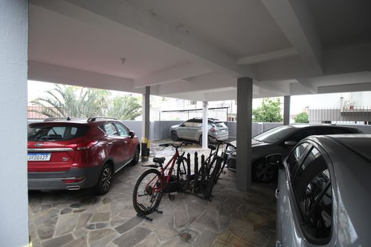 Garagem de apartamento à venda com 3 quartos, 214m² em São João, Porto Alegre