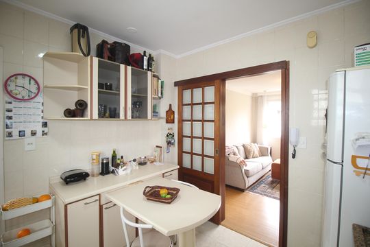 Cozinha de apartamento à venda com 3 quartos, 214m² em São João, Porto Alegre