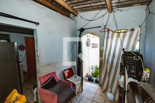 Casa para alugar com 2 quartos, 140m² em Zilah Sposito, Belo Horizonte