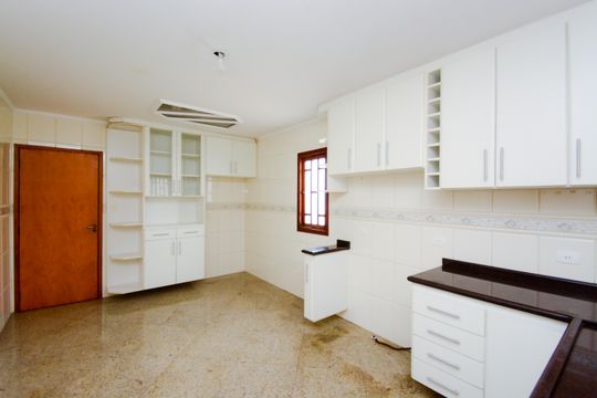 Cozinha de casa à venda com 3 quartos, 138m² em Gopouva, Guarulhos