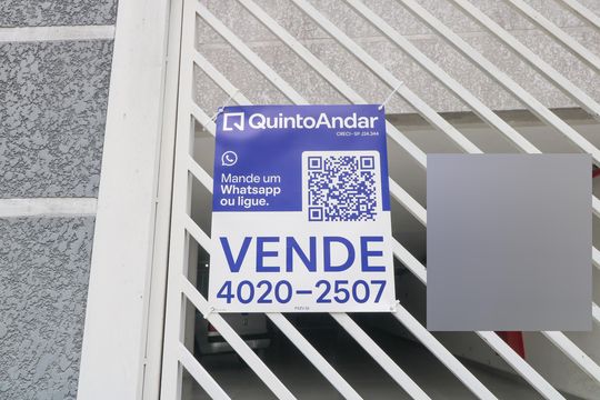 Placa instalada em 07/10/2026 com o código PXZV-55 de apartamento à venda com 2 quartos, 97m² em Vila Guarará, Santo André