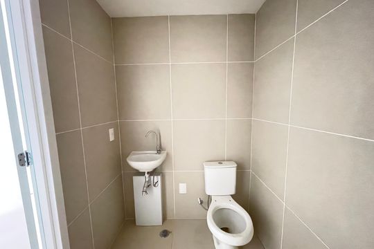 Banheiro de kitnet/studio à venda com 1 quarto, 26m² em Butantã, São Paulo