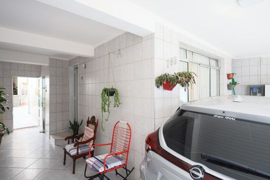 Garagem de casa à venda com 4 quartos, 175m² em Pestana, Osasco