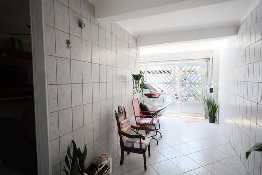 Garagem de casa à venda com 4 quartos, 175m² em Pestana, Osasco
