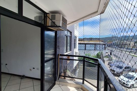 Varanda de apartamento à venda com 2 quartos, 69m² em Piratininga, Niterói