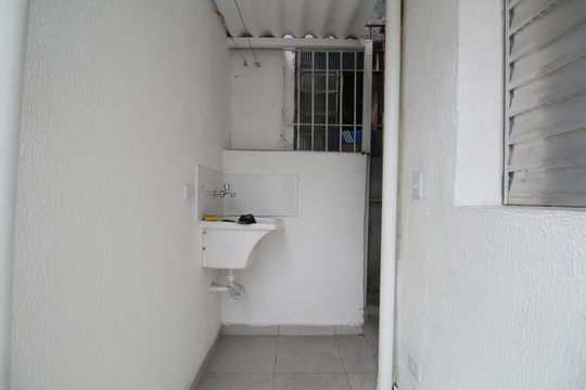 Área de Serviço de casa para alugar com 1 quarto, 60m² em Parque Jacaranda, Taboão da Serra