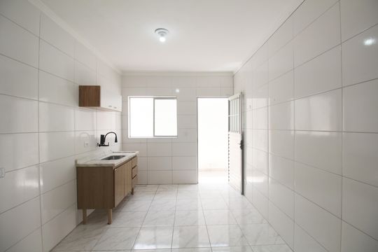 Cozinha de casa para alugar com 1 quarto, 60m² em Parque Jacaranda, Taboão da Serra