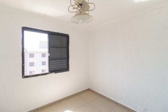 Quarto 2 de apartamento para alugar com 2 quartos, 50m² em Jardim Santa Tereza, Osasco
