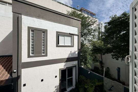 Vista Suíte 1 de casa de condomínio à venda com 4 quartos, 350m² em Cidade Monções, São Paulo