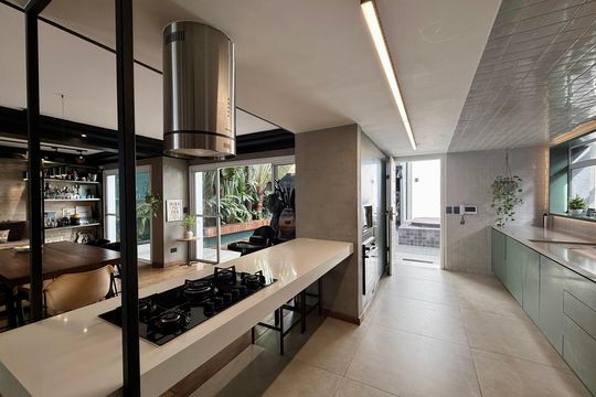Cozinha de casa de condomínio à venda com 4 quartos, 350m² em Cidade Monções, São Paulo