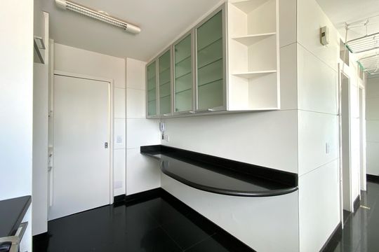 Cozinha de apartamento à venda com 4 quartos, 180m² em Santo Agostinho, Belo Horizonte