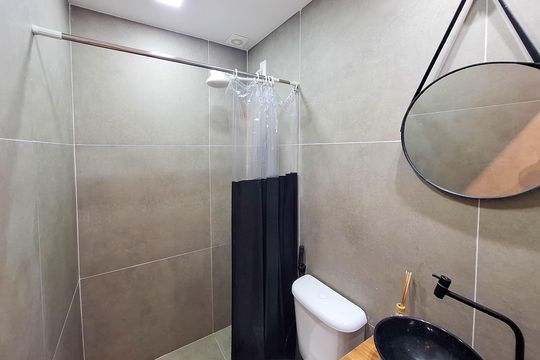 Banheiro de apartamento para alugar com 1 quarto, 37m² em Centro, Niterói