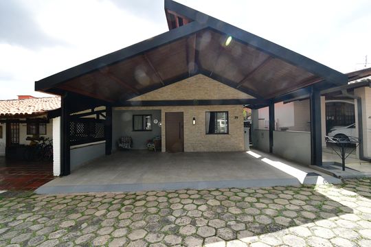 Fachada de casa de condomínio à venda com 3 quartos, 172m² em Parque Taquaral, Campinas