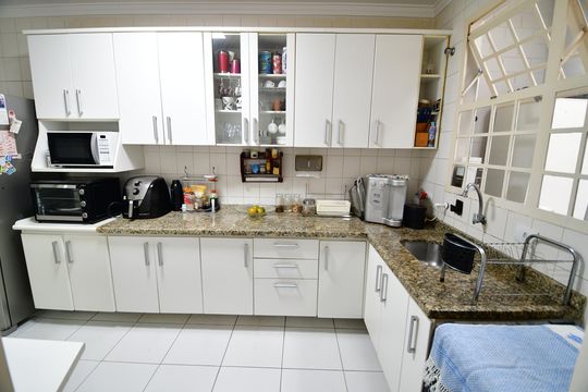 Cozinha de casa de condomínio à venda com 3 quartos, 172m² em Parque Taquaral, Campinas