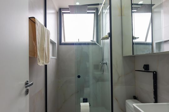 Banheiro  de apartamento à venda com 2 quartos, 48m² em Centro, Osasco