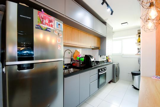 Cozinha de apartamento à venda com 2 quartos, 68m² em Jardim Tabatinga, Guarulhos