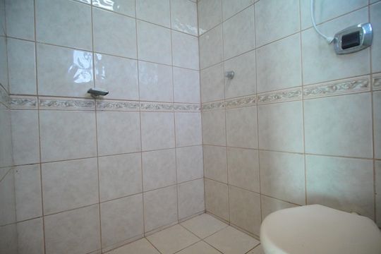 Banheiro 2 de casa para alugar com 2 quartos, 173m² em Santa Teresa, São Leopoldo
