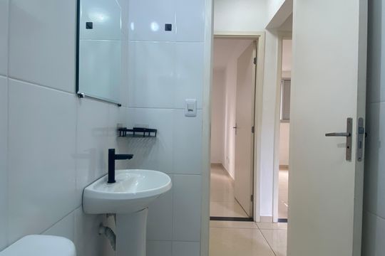 Banheiro de apartamento para alugar com 3 quartos, 64m² em Continental, Osasco