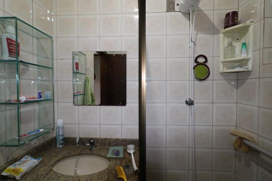 Banheiro de casa à venda com 2 quartos, 200m² em Santa Paula, São Caetano do Sul