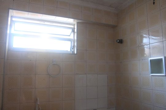 Banheiro de casa para alugar com 1 quarto, 60m² em Olímpico, São Caetano do Sul