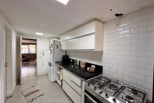 Cozinha de casa de condomínio à venda com 3 quartos, 72m² em Recreio dos Bandeirantes, Rio de Janeiro