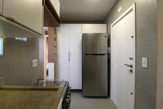 Cozinha e Área de Serviço de apartamento para alugar com 2 quartos, 85m² em Itaim Bibi, São Paulo