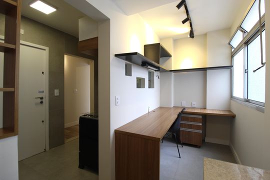 Cozinha e Área de Serviço de apartamento para alugar com 2 quartos, 85m² em Itaim Bibi, São Paulo