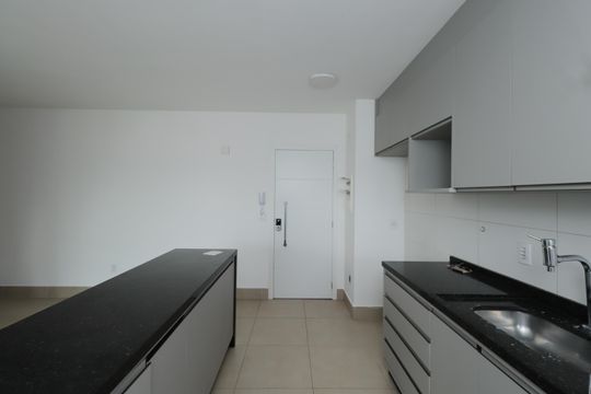 Cozinha de apartamento para alugar com 2 quartos, 66m² em Vila Azevedo, São Paulo