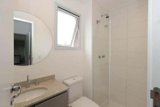 Banheiro da Suíte de apartamento para alugar com 2 quartos, 66m² em Vila Azevedo, São Paulo