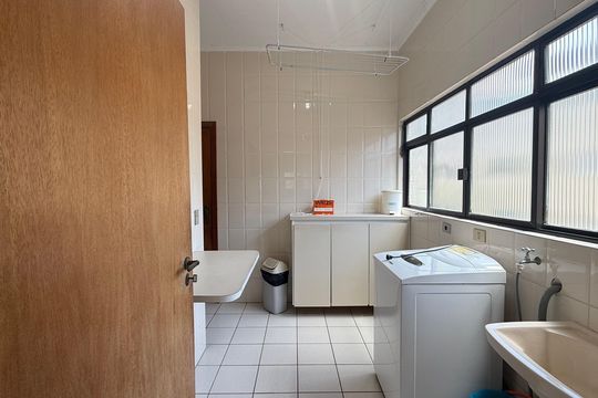 Área de Serviço de apartamento para alugar com 4 quartos, 115m² em Balneario Cidade Atlantica, Guarujá