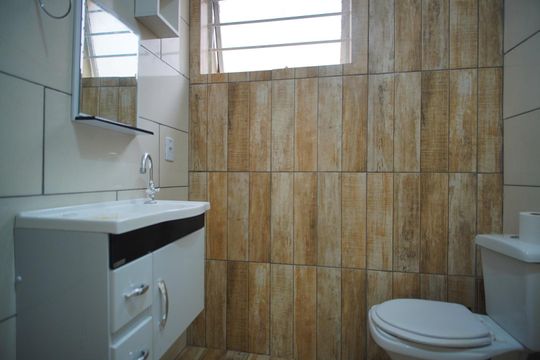 Banheiro de apartamento para alugar com 1 quarto, 40m² em Petrópolis, Porto Alegre