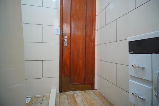 Banheiro de apartamento para alugar com 1 quarto, 40m² em Petrópolis, Porto Alegre