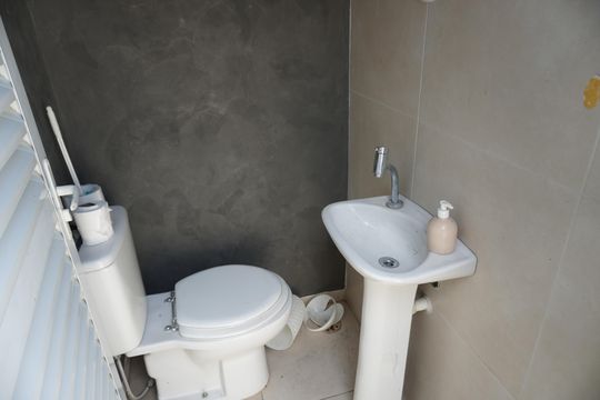Lavabo de casa de condomínio para alugar com 2 quartos, 160m² em Parque Jaguari (fazendinha), Santana de Parnaíba