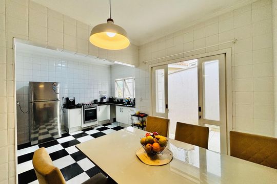 Cozinha  de casa de condomínio à venda com 4 quartos, 380m² em Morada dos Pássaros, Barueri